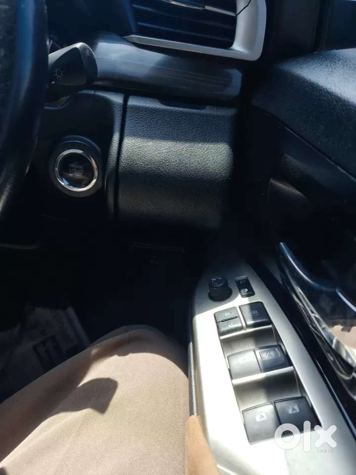 Toyota Innova Crysta 2.8 Zx At 7 Seater, 2017, Diesel