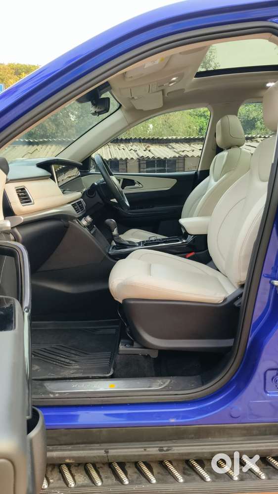 Mahindra Xuv700 2.0 Ax 7 Petrol At Luxury Pack Str, 2022, Petrol