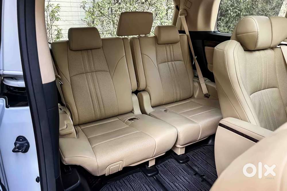 Toyota Vellfire 2.5 Hybrid, 2022, Petrol