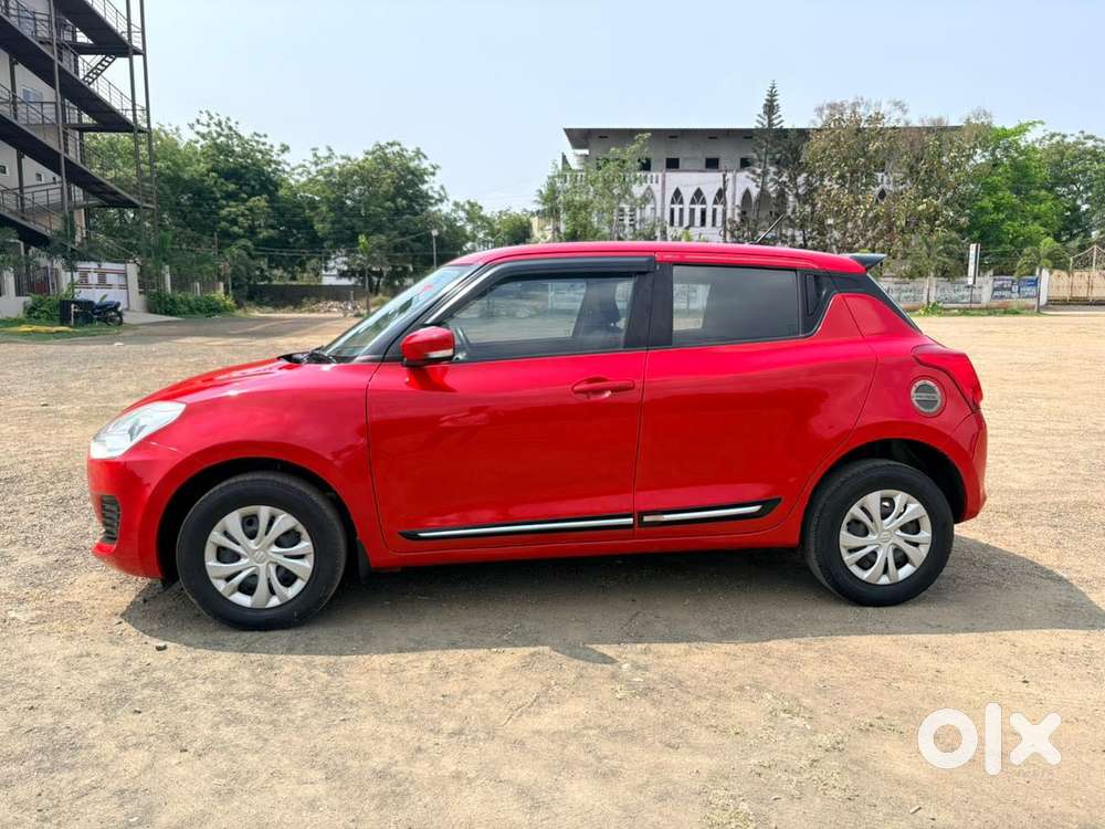 Maruti Suzuki Swift Vxi + Manual, 2022, Petrol