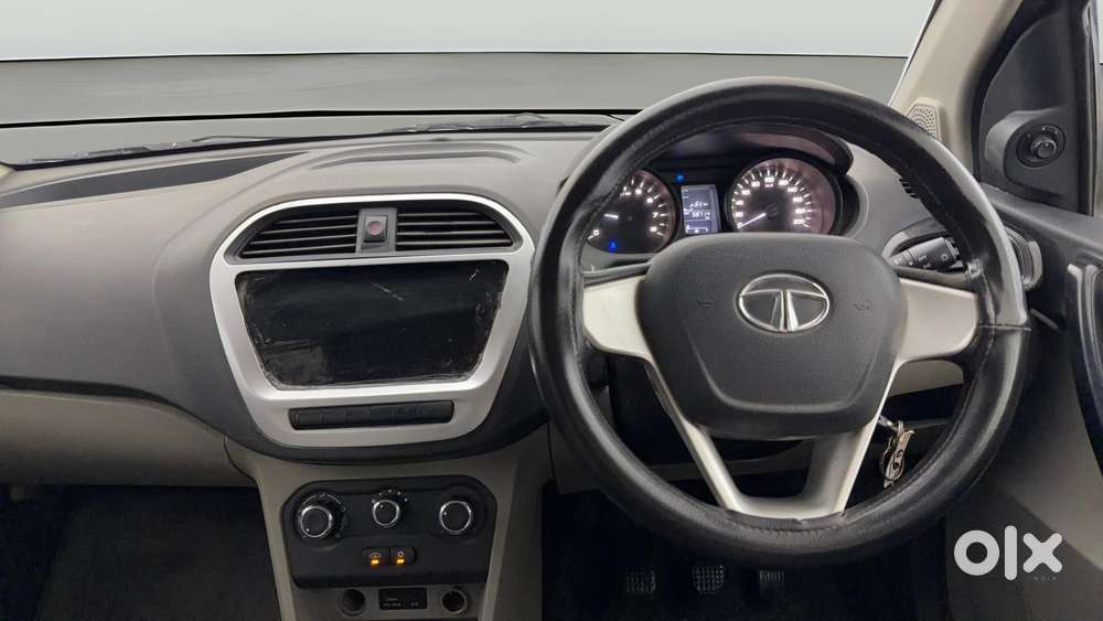 Tata Tiago 1.2 Revotron Xt, 2016, Petrol