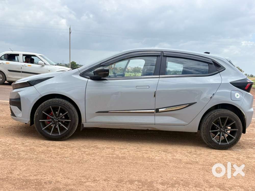 Tata Altroz Creative Petrol Manual 2025