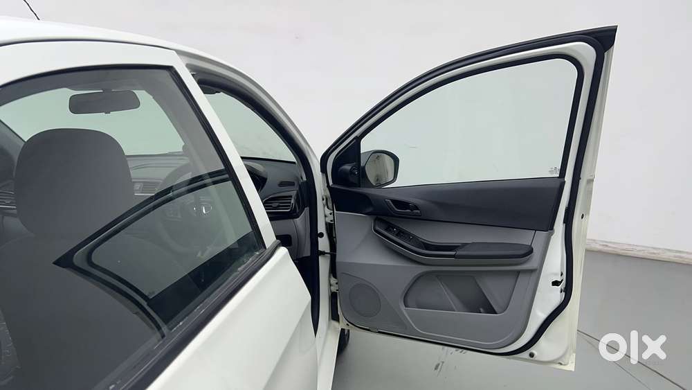 Tata Tiago 1.05 Revotorq Xt Option, 2023, Petrol