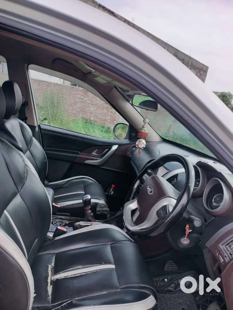 Xuv500 W8 Cell Or Exchange With 5 Seater
