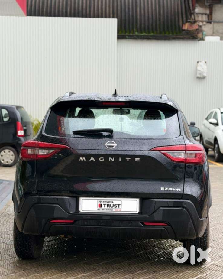 Nissan Magnite Kuro Edition Petrol Amt, 2024, Petrol