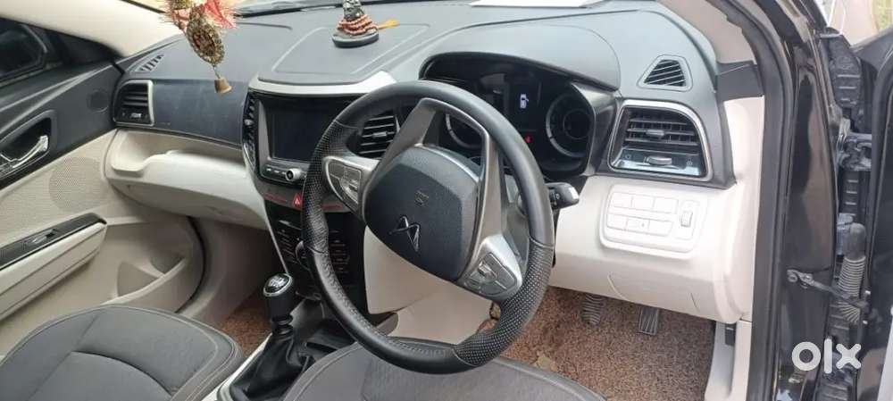 Mahindra Xuv300 2022 Petrol Well Maintained