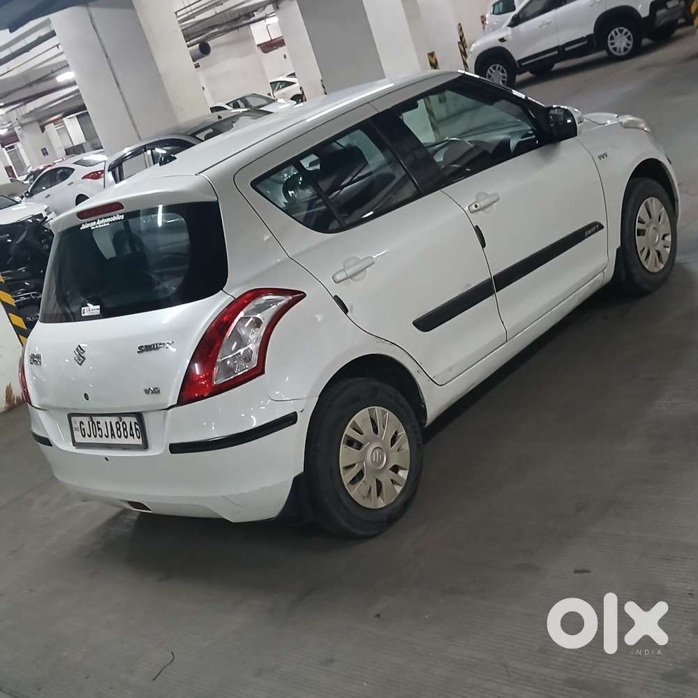Maruti Suzuki Swift Vxi + Manual, 2012, Petrol
