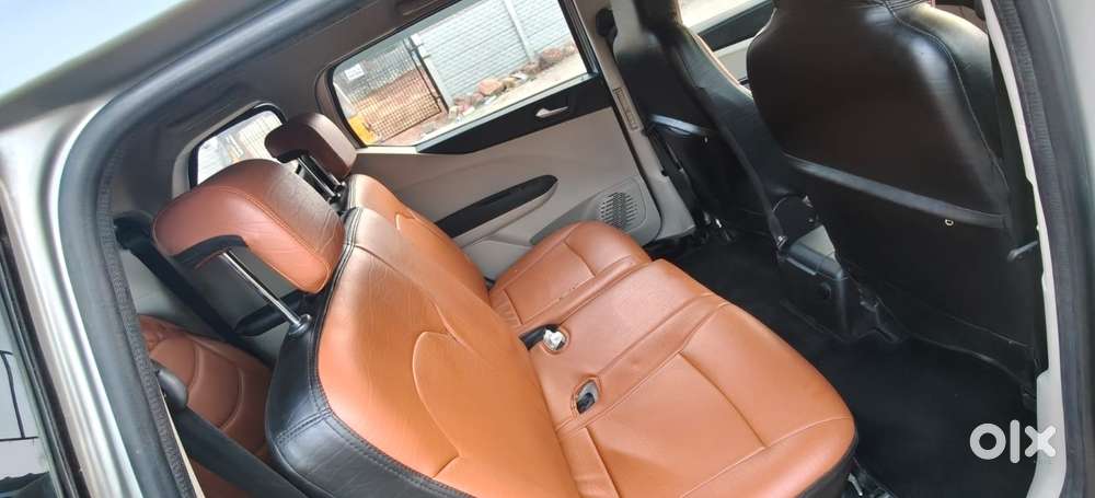 Renault Triber Rxz, 2021, Petrol