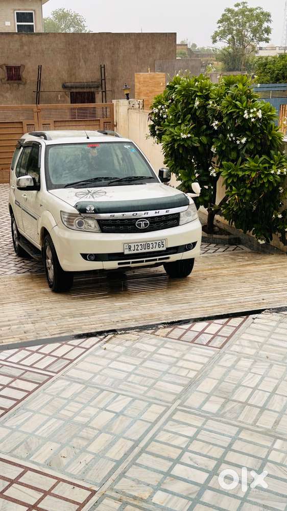 Tata Safari Storme 2016 Diesel 80000 Km Driven