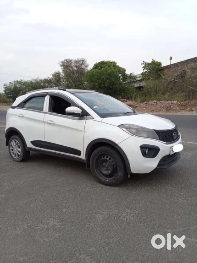 Tata Nexon 1.2 Revotron Xm (s), 2020, Petrol