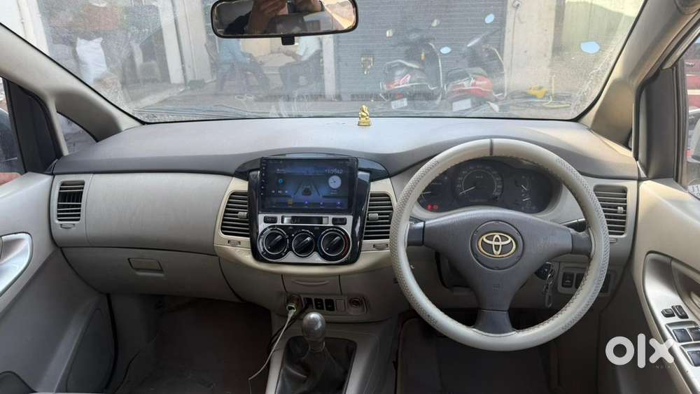 Toyota Innova 2011