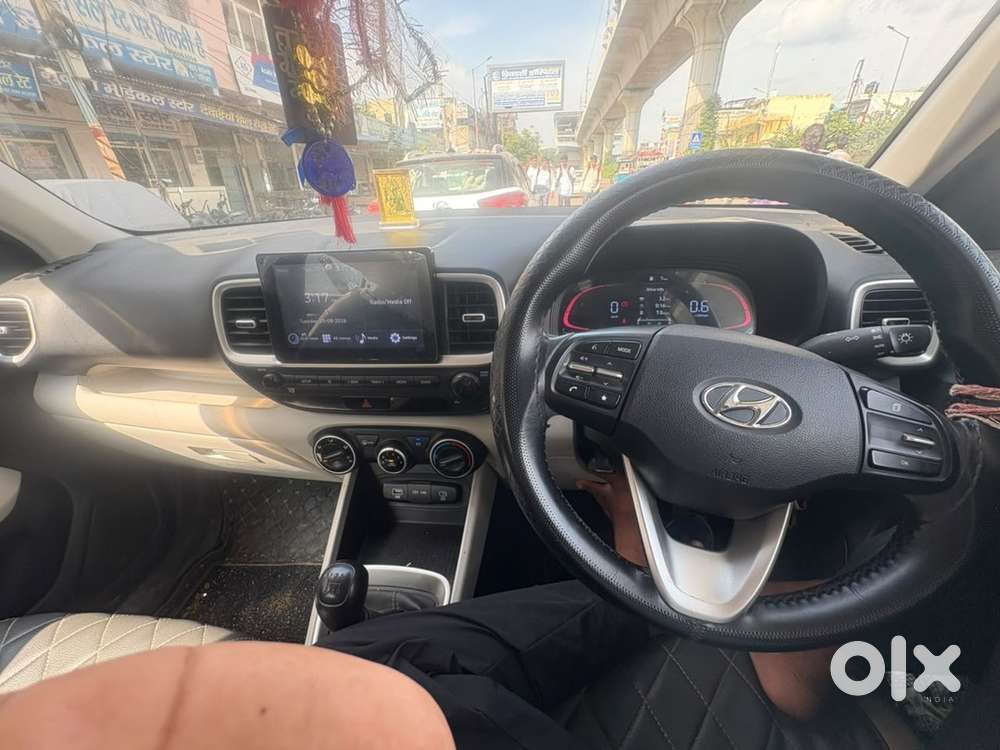 Hyundai Venue Petrol 2022