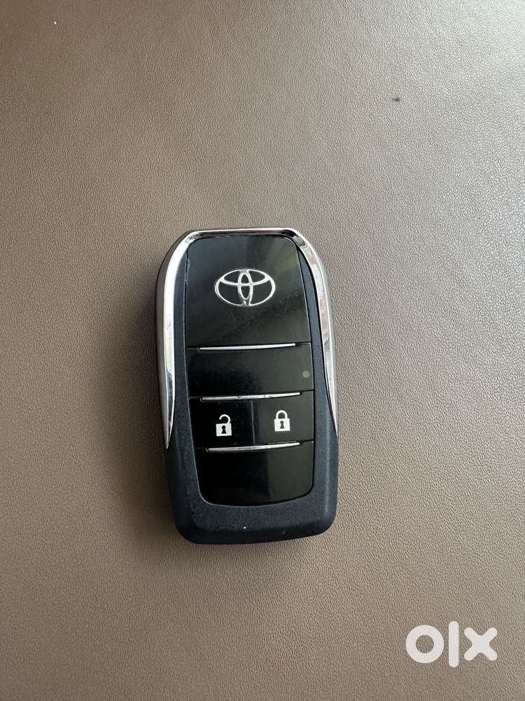 Toyota Innova 2.5 Z Diesel 7 Seater Bs Iv, 2014, Diesel