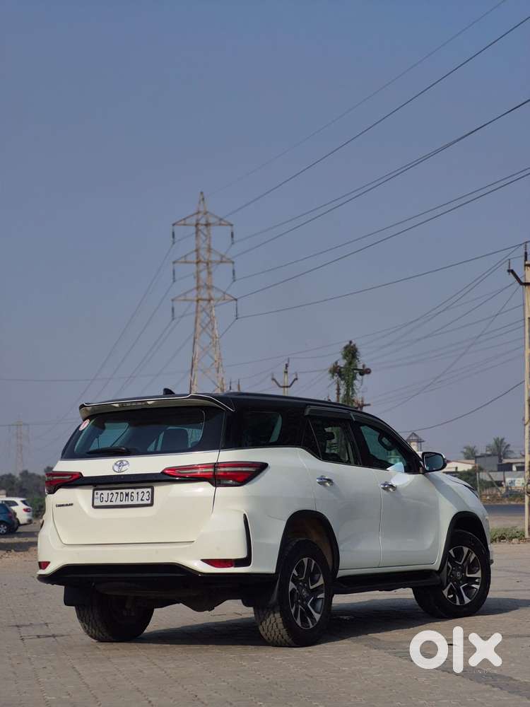 Toyota Fortuner Legender
