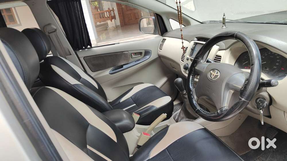 Toyota Innova 2.5 G (diesel) 8 Seater, 2014, Diesel