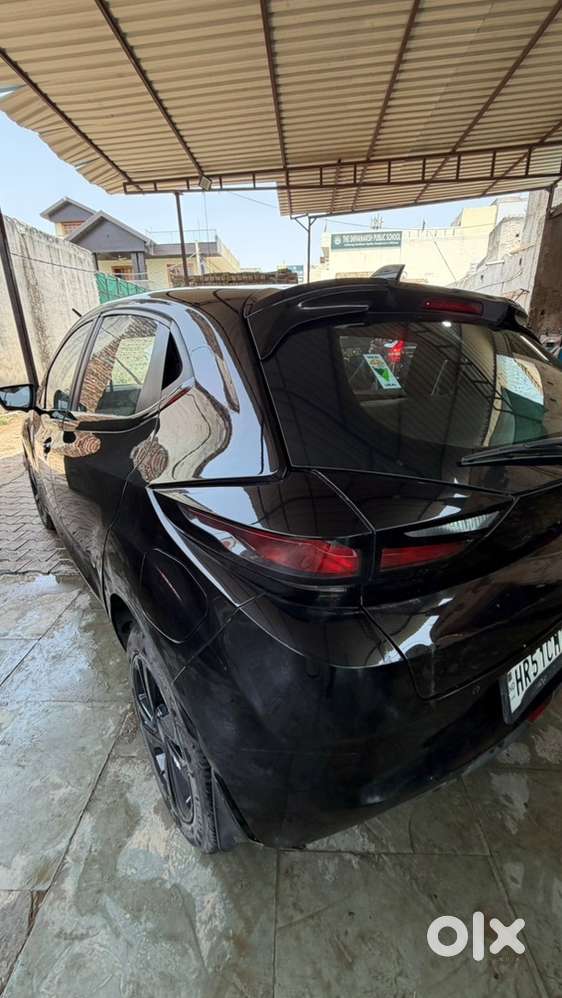 Tata Altroz Petrol 2023