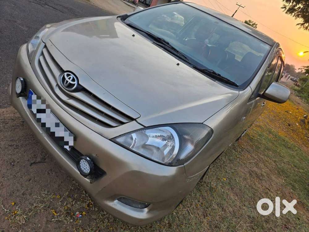 Toyota Innova 2004-2011 2.5 G4 Diesel 8-seater, 2010, Diesel