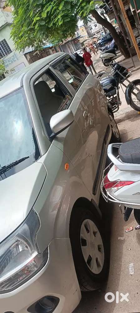 Mujhe Kar Bahut Acchi Lagti Hai Wagonr