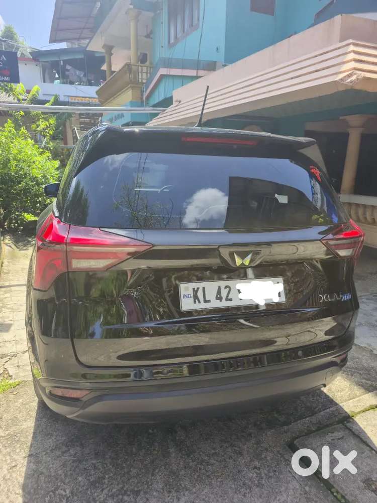 Mahindra Xuv700 Diesel Mt 7str 2025