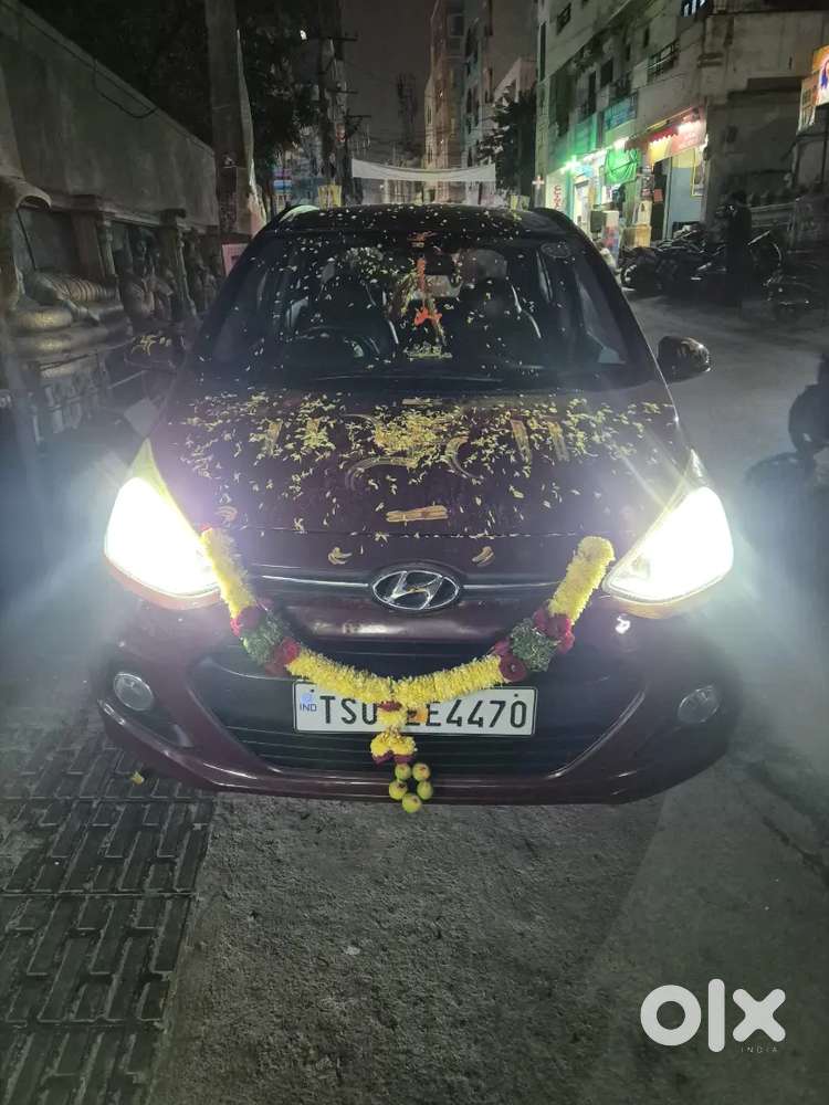 Selling Hundai Grand I10