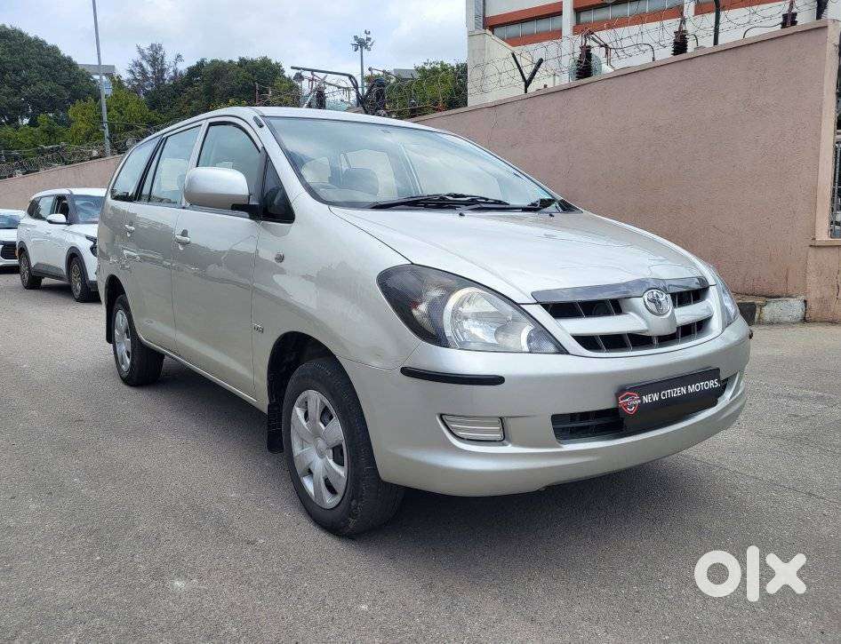 Toyota Innova 2.5 Gx 8 Str Bs-iii, 2005, Petrol