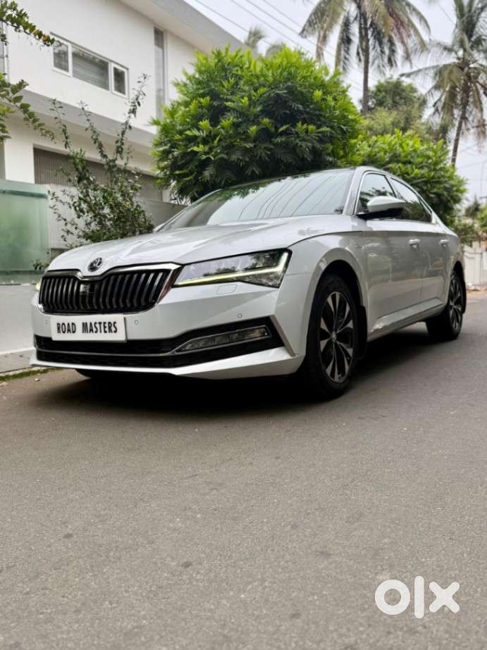Skoda Superb 2.0 L&k Tsi At, 2023, Petrol