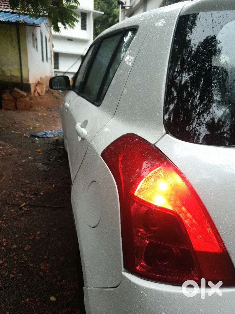 Maruti Suzuki Swift 2010 Diesel 130000 Km Driven