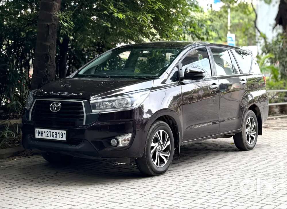 Toyota Innova Crysta 2.4 G Automatic 8 Seater 20121
