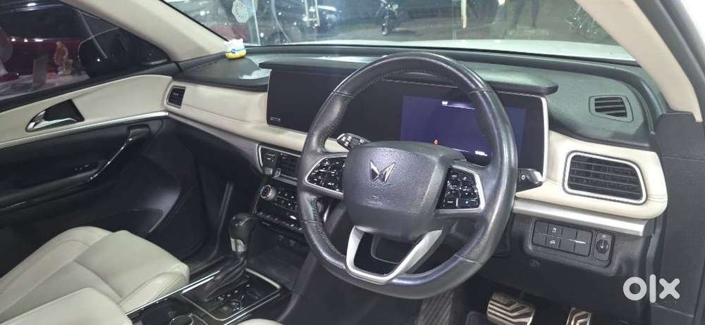 Mahindra Xuv700 2.2 Ax 7 Diesel At Luxury Pack Str, 2022, Diesel