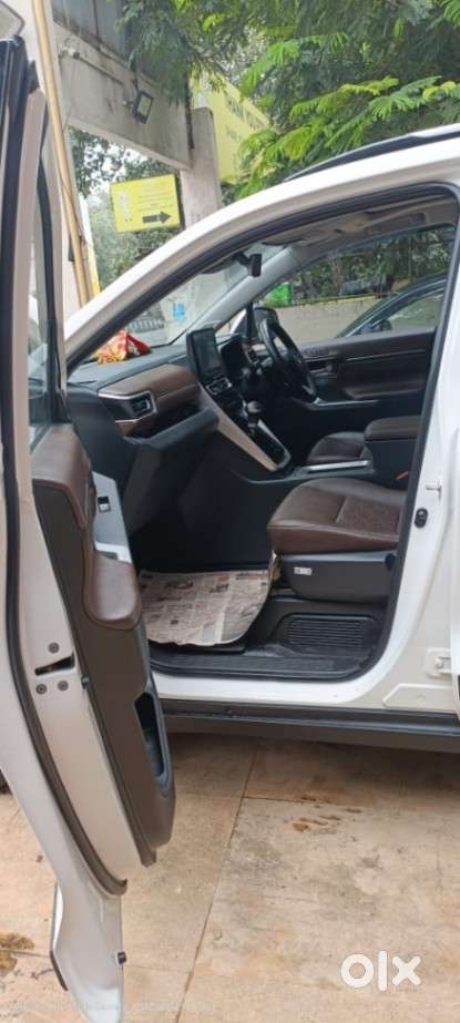 Toyota Innova Hycross 2.0 Zx (o) Hybrid 7 Str, 2023, Petrol