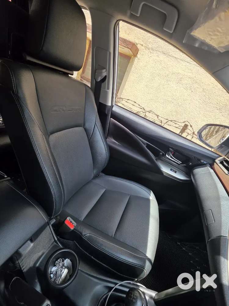 Toyota Innova Crysta 2025