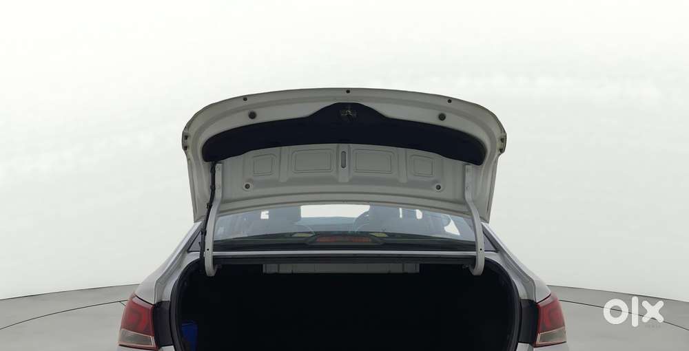 Hyundai Verna 1.6 Sx (o) Vtvt, 2017, Petrol