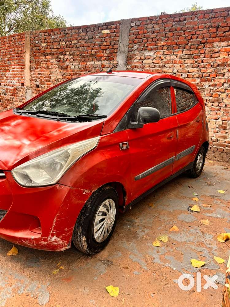Hyundai Eon Cng & Hybrids Badiya Car Hai Ache Sa Rakhi Hai Mene