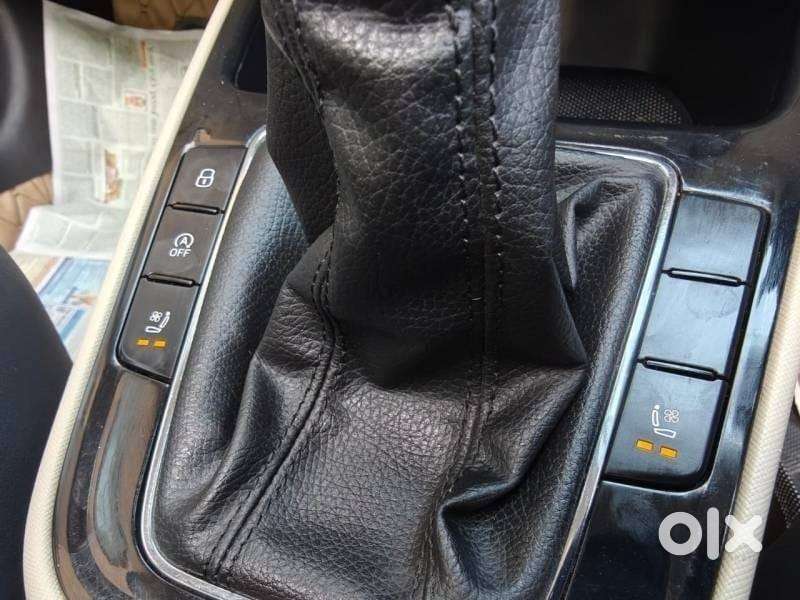 Skoda Slavia Style 1.0l Tsi Mt, 2022, Petrol