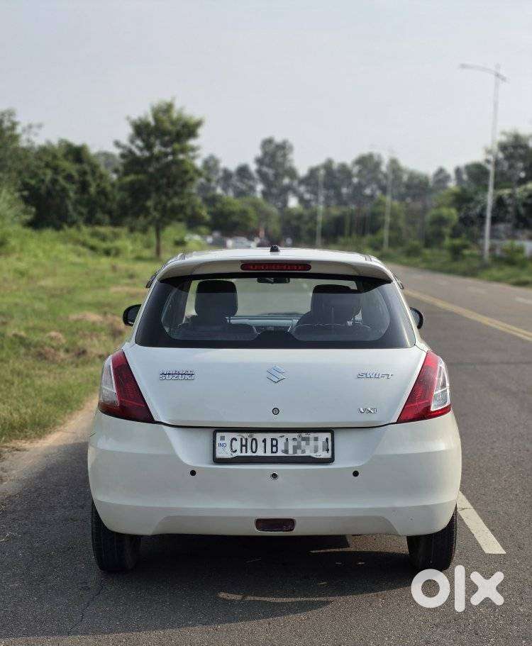 Maruti Suzuki Swift Vxi + Manual, 2016, Petrol