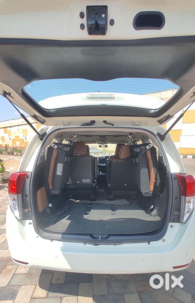 Toyota Innova Crysta, 2022, Petrol
