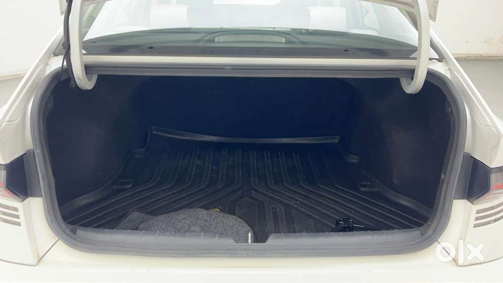 Hyundai Verna 1.5 Sx Petrol Mt, 2024, Petrol