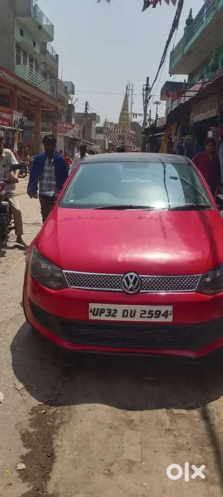 Volkswagen Polo 2012 Petrol 90000 Km Driven Roof Black
