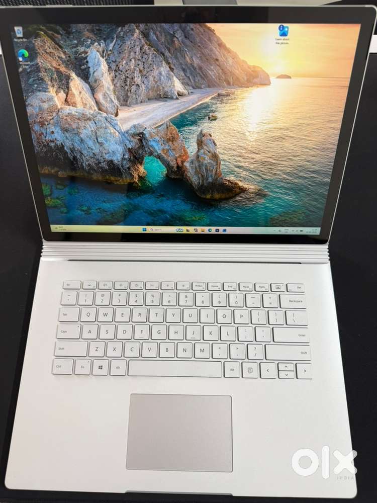 Microsoft Surface book 3, 15 inch 1tb ssd, 32gb ram, 6gb graphics