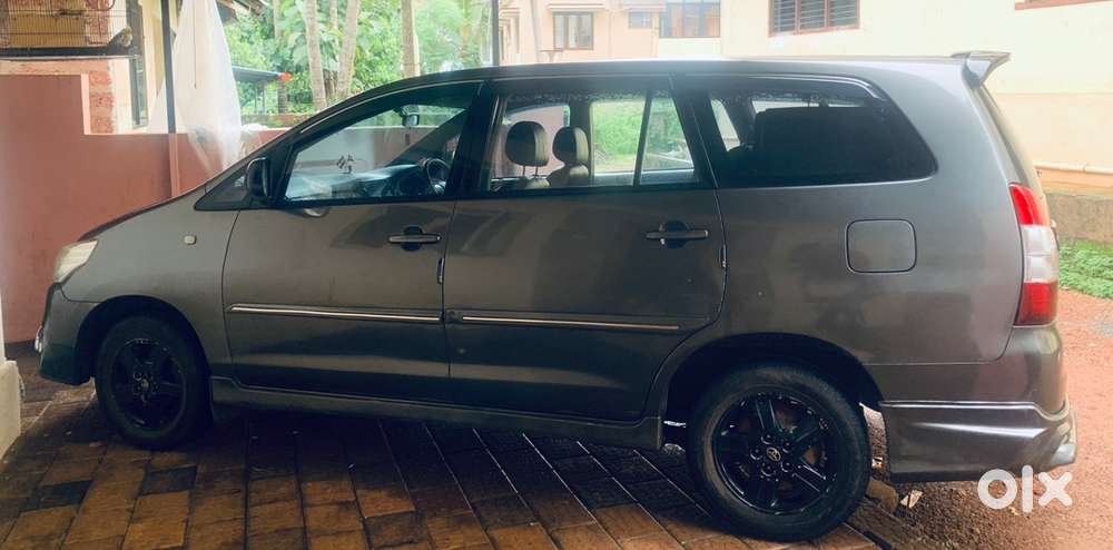 Toyota Innova 2.5 G 7-seater 2012