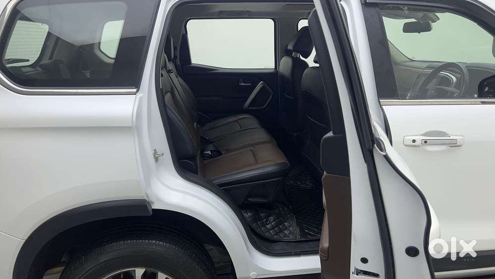Mahindra Scorpio N Z8 L Petrol Mt 7 Str, 2023, Petrol