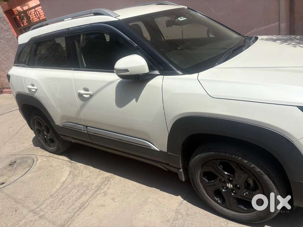 2 Keys Model 2023 Petrol Hybrid Well Maintained