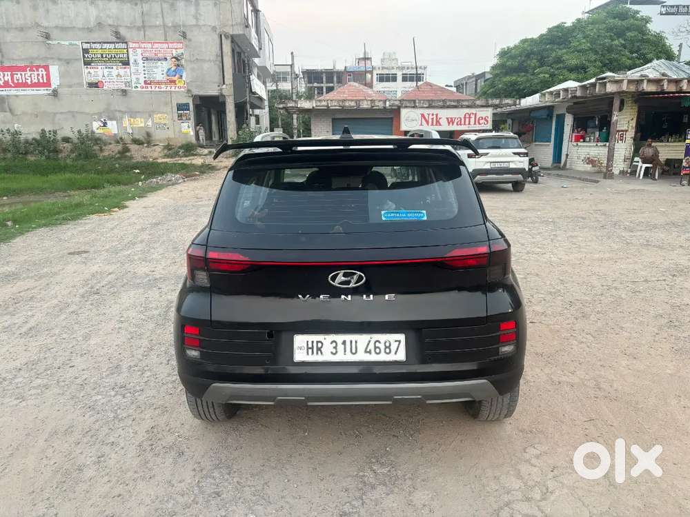Hyundai Venue Mt Petrol 2024