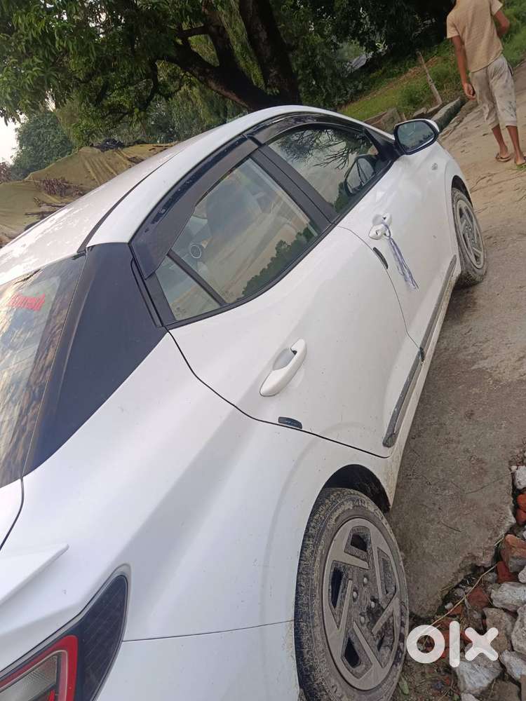 Hyundai Aura 2025 Cng