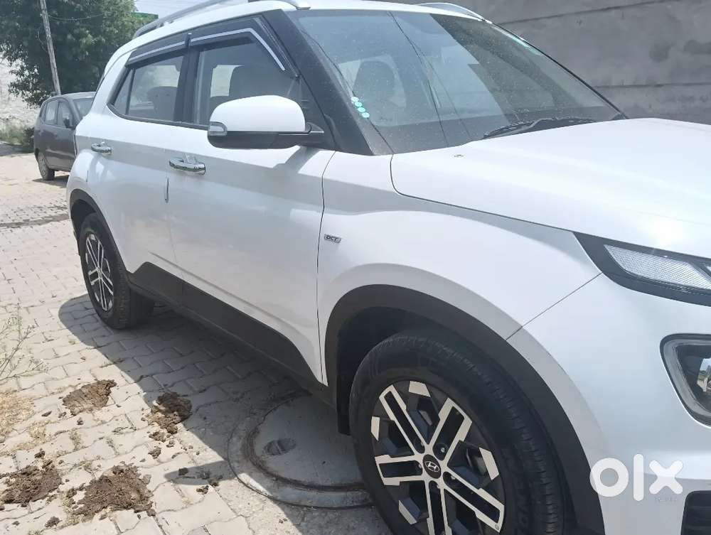 Hyundai Venue 2024 Petrol Good Condition