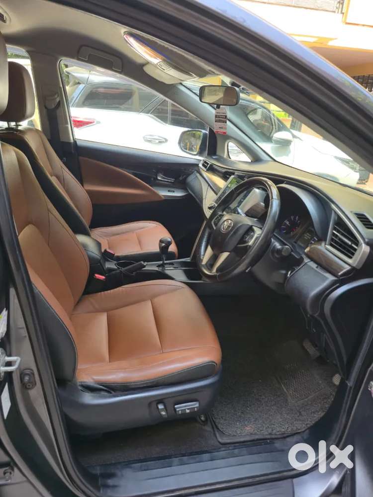 Toyota Innova Crysta 2.8 Zx At 7 Seater, 2017, Diesel