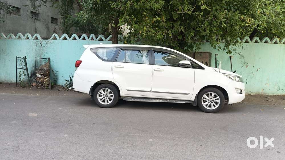 Toyota Innova Crysta 2.4 G Plus Mt 8 Str, 2020, Diesel