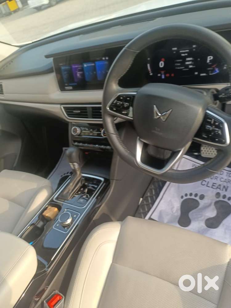 Mahindra Xuv700 2.2 Ax 7 Diesel At Luxury Pack Str Awd, 2022, Diesel