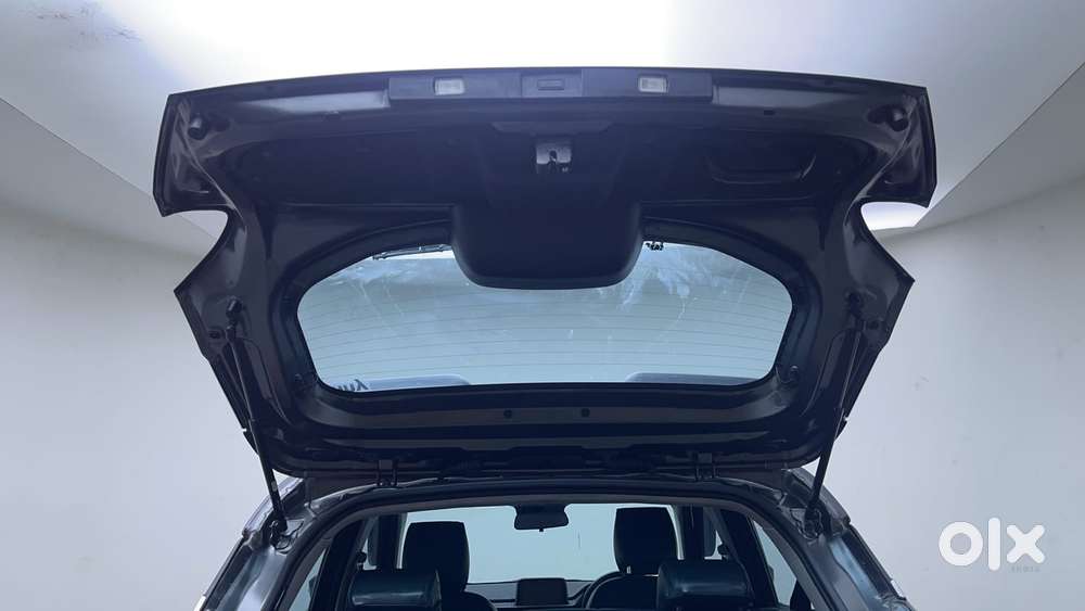Tata Punch Creative Dual Tone Amt Sunroof, 2024, Petrol