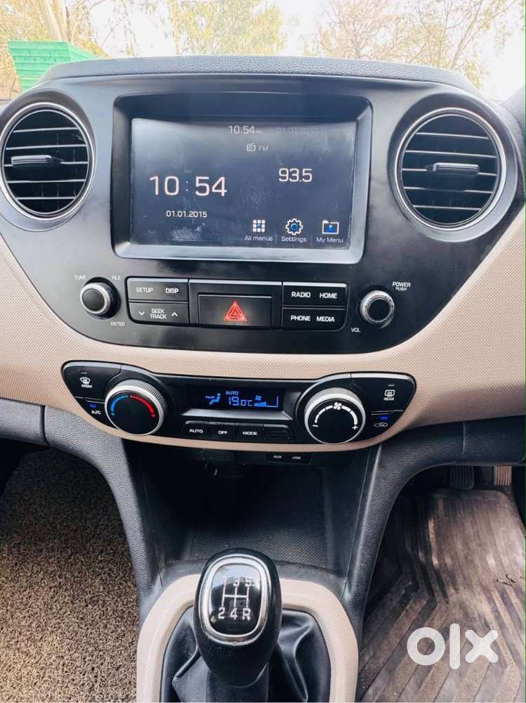 Hyundai Grand I10 Asta Option, 2017, Petrol